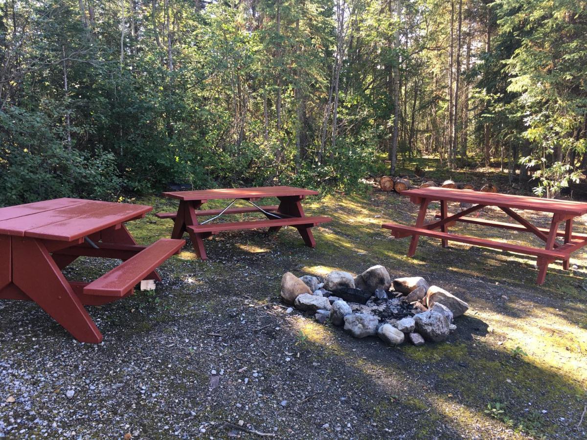 Double G Service Muncho Lake Exterior foto