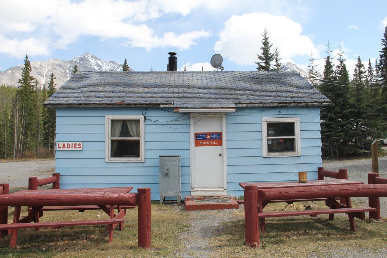 Double G Service Muncho Lake Exterior foto